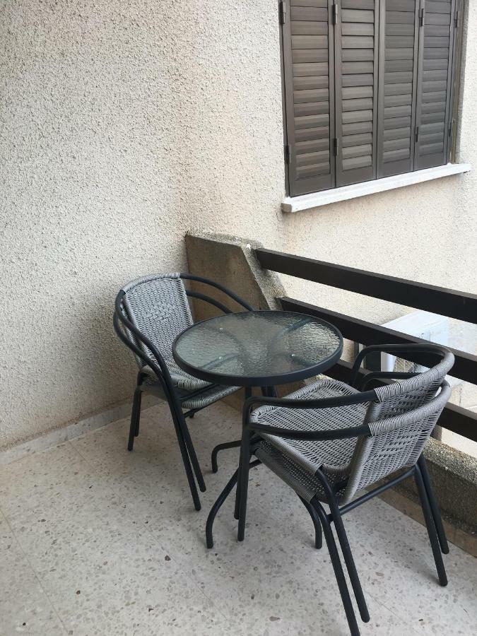 Christos Apartments Dhrousha Eksteriør billede